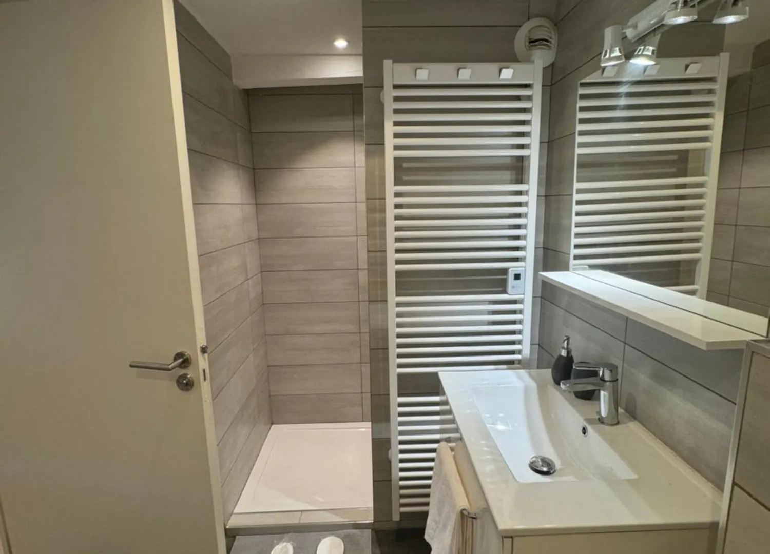 شقة Charmant Et Spacieux Duplex Rue Paradis, مارسيليا